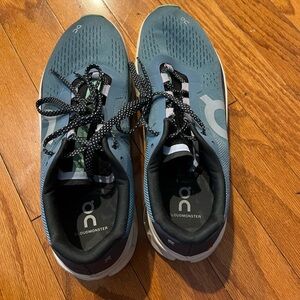 Men’s ON Cloud Monster size 12 with less than 150 miles!